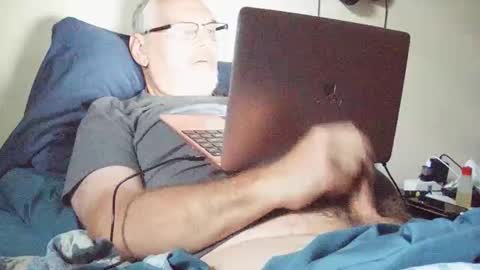 kingtongue10 online show from 10/01/25, 12:22