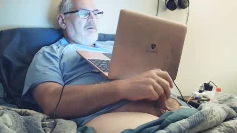 kingtongue10 online show from 10/04/25, 11:41