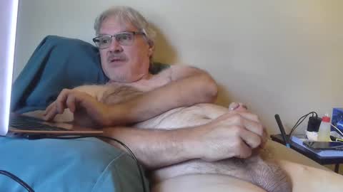 kingtongue10 online show from 05/15/26, 09:44