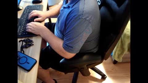 Snapshot of kink173 chatting on 09/10/25, 03:56 kink173 online show from 09/10/25, 03:56