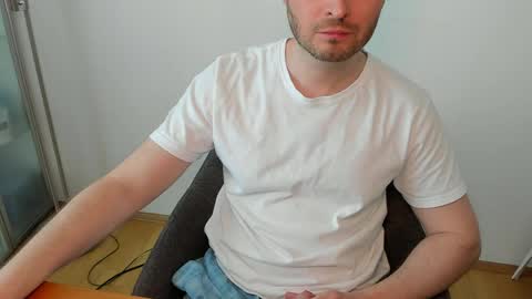 Snapshot of kinksubbydubby chatting on 05/18/26, 04:57 kinksubbydubby online show from 05/18/26, 04:57