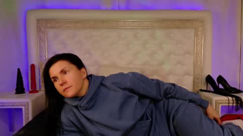 Courtney online show from 02/25/25, 12:25