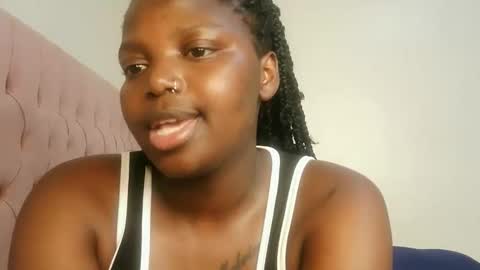 Lola online show from 02/15/26, 12:51