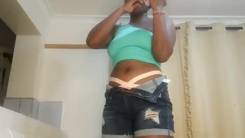 Lola online show from 03/28/26, 11:37