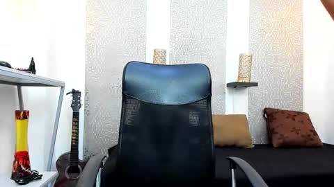   online show from 10/13/25, 02:06