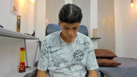   online show from 10/17/25, 01:03