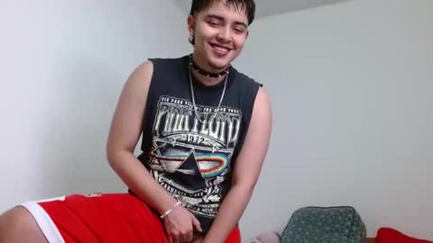 Snapshot of kinkybabies_ chatting on 01/27/25, 03:04 Mercury online show from 01/27/25, 03:04