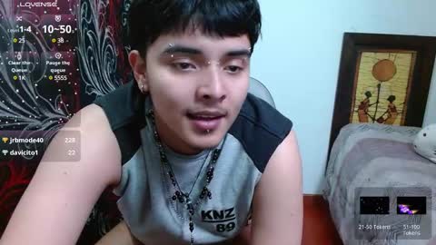 Snapshot of kinkybabies_ chatting on 02/22/25, 04:18 Mercury online show from 02/22/25, 04:18