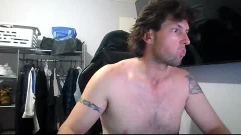 Snapshot of kinkybinerd chatting on 01/31/25, 07:08 Horny Bloomy online show from 01/31/25, 07:08