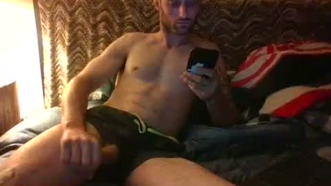 Snapshot of kinkyboyz69 chatting on 07/19/26, 11:36 kinkyboyz69 online show from 07/19/26, 11:36