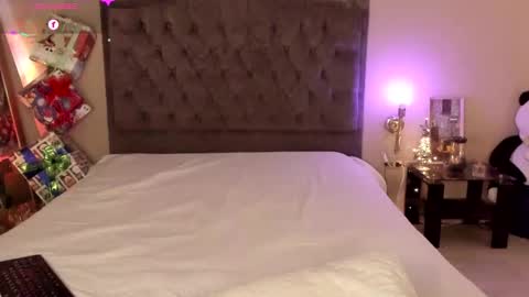 Jenny online show from 12/20/25, 05:14