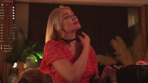 kinkylina_ online show from 12/08/24, 02:52