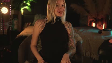 kinkylina_ online show from 12/14/24, 03:25