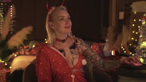 kinkylina_ online show from 12/23/24, 03:55