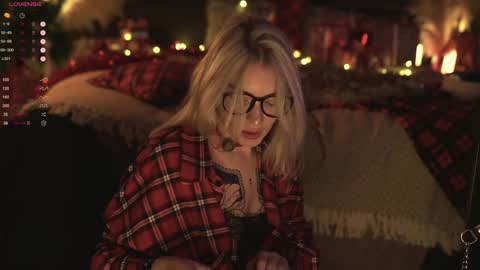 kinkylina_ online show from 01/01/25, 02:20