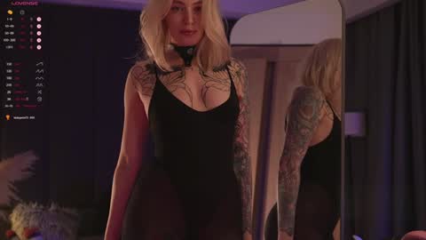 kinkylina_ online show from 01/31/25, 01:12