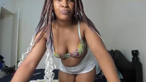 Snapshot of kinkylyla chatting on 01/03/25, 01:14 Kinky online show from 01/03/25, 01:14