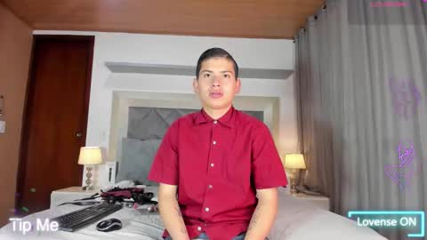 kinkypetite1 online show from 10/21/25, 11:33