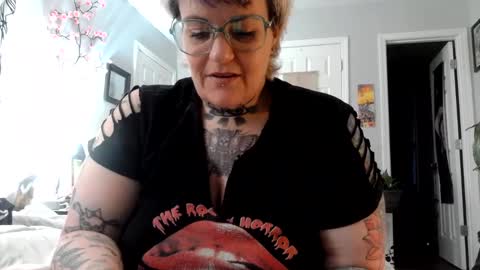 Snapshot of kinkypinkyplay2 chatting on 02/13/25, 11:37 Kinky Pinky online show from 02/13/25, 11:37