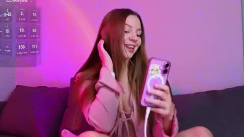 Kira Briis online show from 07/06/26, 07:05