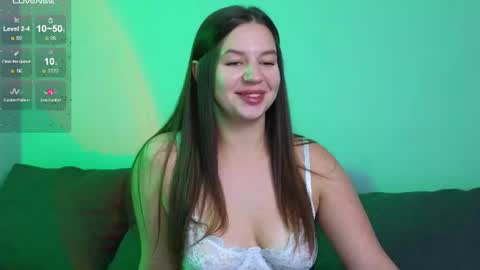 Kira Briis online show from 07/20/26, 08:00