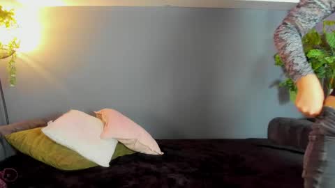 kira_exe online show from 04/09/26, 11:37