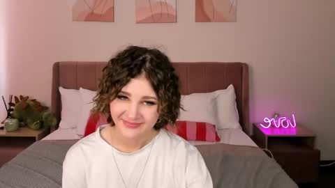 Snapshot of kira_fluffy chatting on 05/18/26, 08:42 Kira online show from 05/18/26, 08:42
