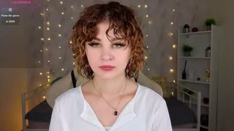 Kira online show from 07/08/26, 12:04