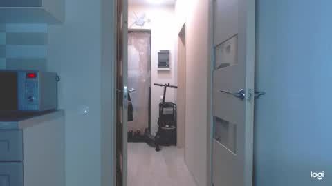 Kira online show from 12/18/25, 08:31