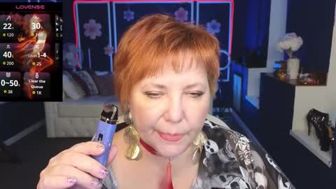 Kira Kennet online show from 10/22/25, 11:32