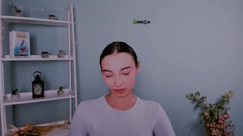 kira_light__ online show from 10/20/25, 02:17