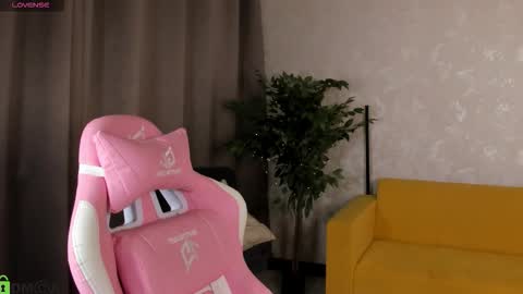 Aura online show from 12/16/25, 03:11