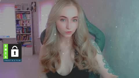 Snapshot of kira_love_sleep chatting on 05/18/26, 04:46 you know thumb up me please its important online show from 05/18/26, 04:46