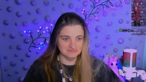 kira_melt online show from 04/14/26, 11:22