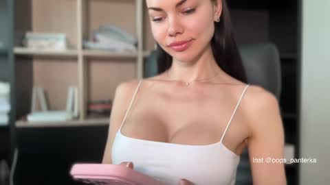 Kira and friends online show from 05/26/26, 10:00