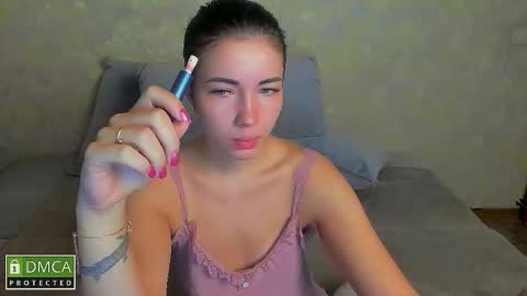 Kira  online show from 11/05/25, 10:48