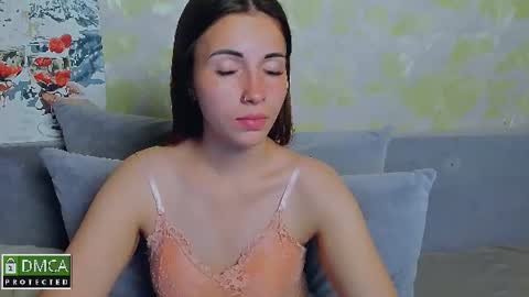 Snapshot of kira_moon_1 chatting on 06/20/26, 06:22 Kira online show from 06/20/26, 06:22