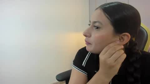 K I R A online show from 04/13/26, 11:16