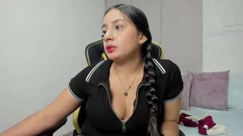 K I R A online show from 04/28/26, 12:32