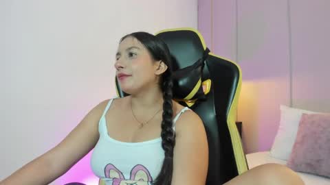 Snapshot of kira_relish chatting on 05/09/26, 12:43 K I R A online show from 05/09/26, 12:43