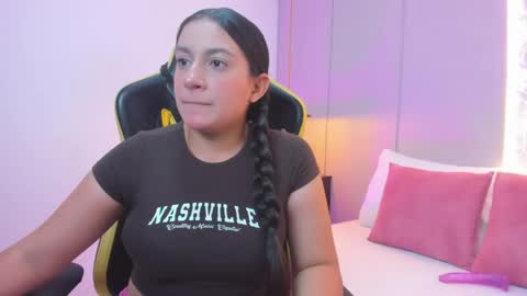 Snapshot of kira_relish chatting on 05/18/26, 11:05 K I R A online show from 05/18/26, 11:05