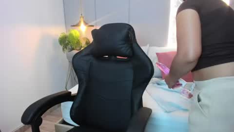 Snapshot of kira_relish chatting on 06/16/26, 12:30 K I R A online show from 06/16/26, 12:30