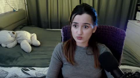 Kira  follow me  online show from 12/19/24, 10:32