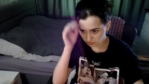 Kira  follow me  online show from 12/31/24, 09:50