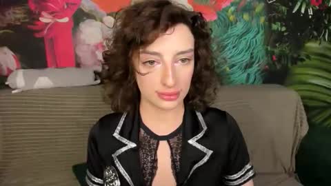 Kira  online show from 04/18/26, 05:39