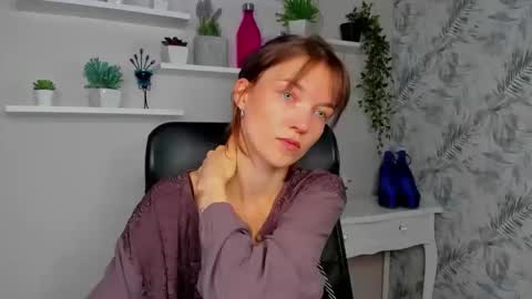 Snapshot of kirabliss28 chatting on 06/02/26, 05:42 KIRA online show from 06/02/26, 05:42