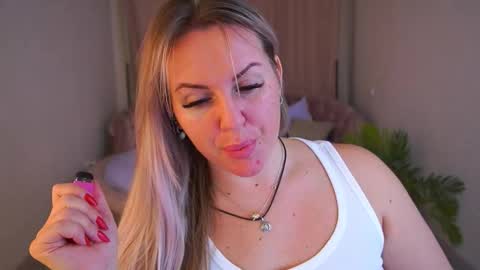 Kira online show from 11/27/25, 10:23