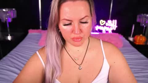 Kira online show from 12/01/25, 09:42