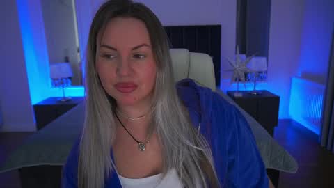 Kira online show from 04/01/26, 08:50