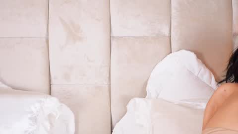 Snapshot of kirakayleigh chatting on 12/10/24, 06:49 kira online show from 12/10/24, 06:49